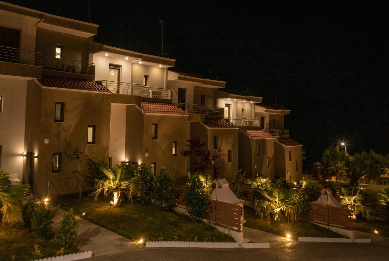 Pefkohori Golden Mountain Beach Villas Екстериор снимка