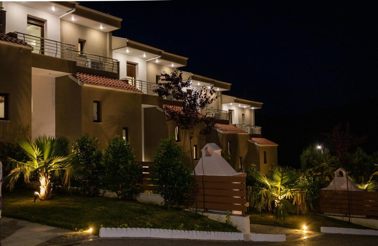 Pefkohori Golden Mountain Beach Villas Екстериор снимка