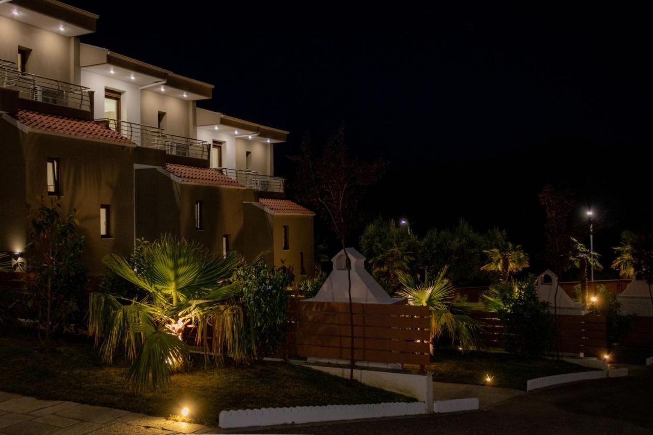 Pefkohori Golden Mountain Beach Villas Екстериор снимка